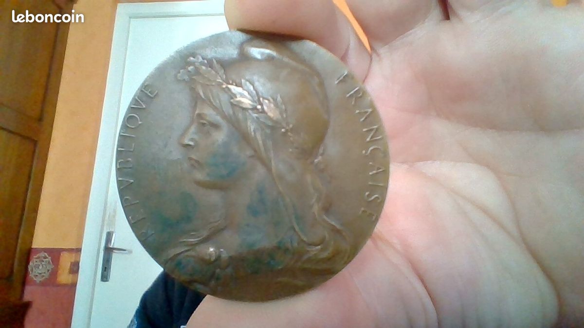 Medaille republique francaise (image 1)