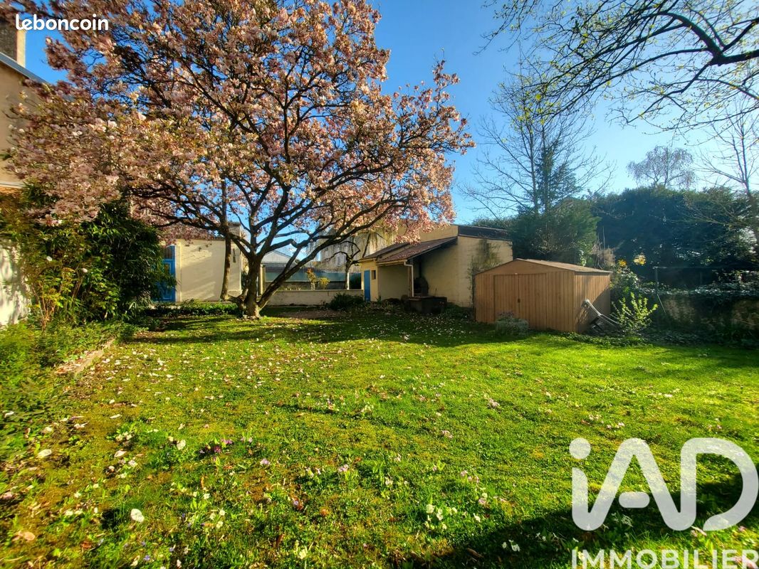 Maison 8 pièces 188 m² · à Neuves-Maisons · 188 m² · 250 000 €