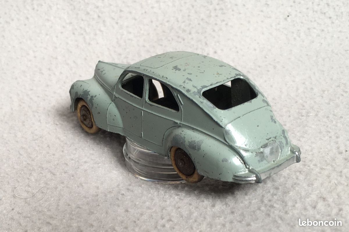Dinky Toys Peugeot 203 Gris 532 24R 1/43 Modèle En Métal Vintage