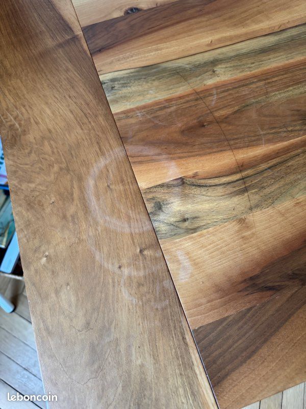 Table Ligne Roset modèle Trapèze en noyer (image 4)