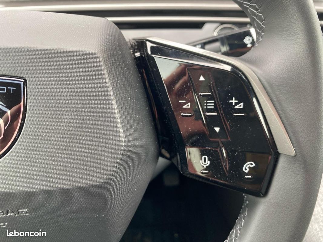 PEUGEOT 3008 1.2 hybrid 145 allure e-dcs6 (image 15)