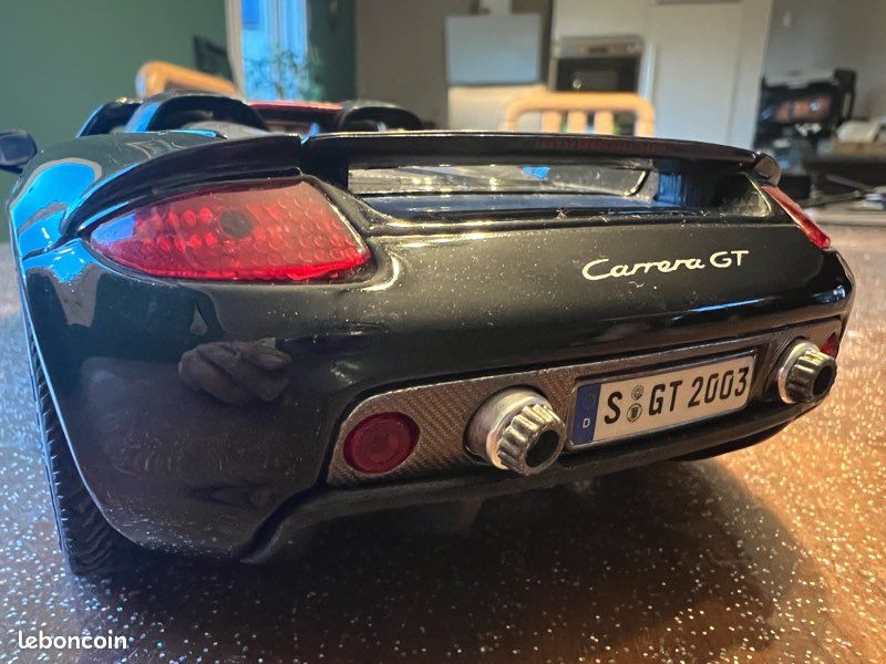 Porsche carrera gt 1/18 (image 3)