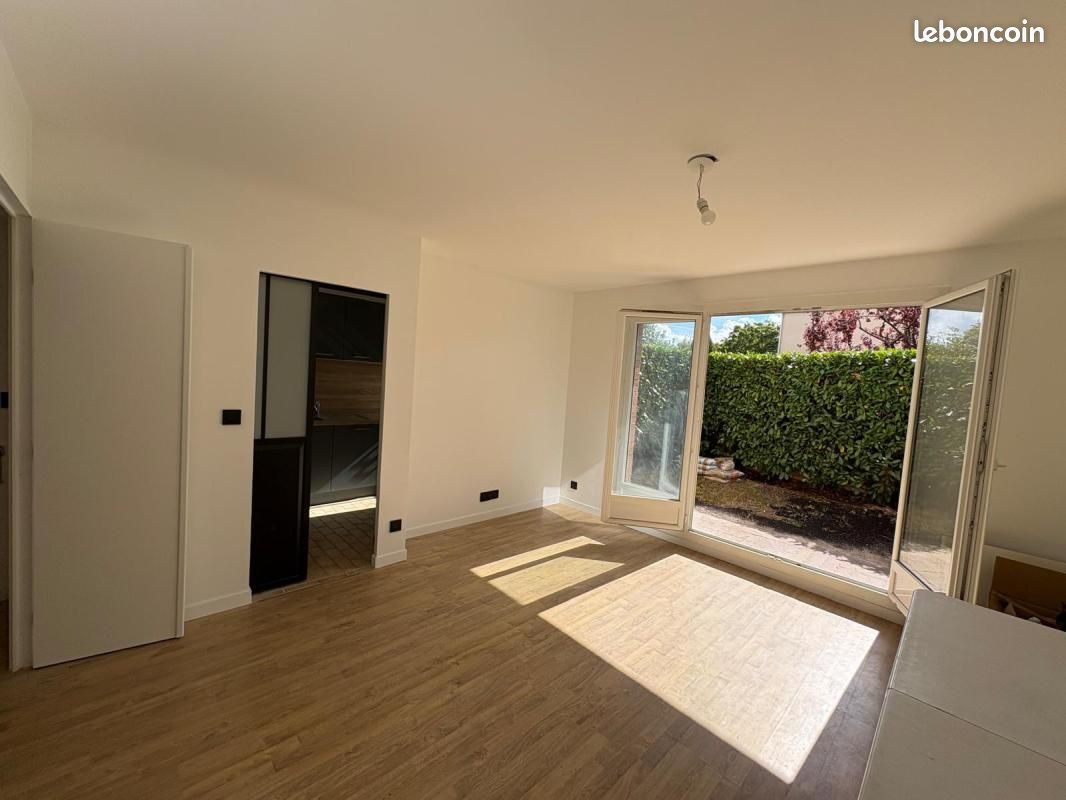 Appartement 2 pièces 46 m² · à Montigny-le-Bretonneux · 46 m² · 990 €/mois