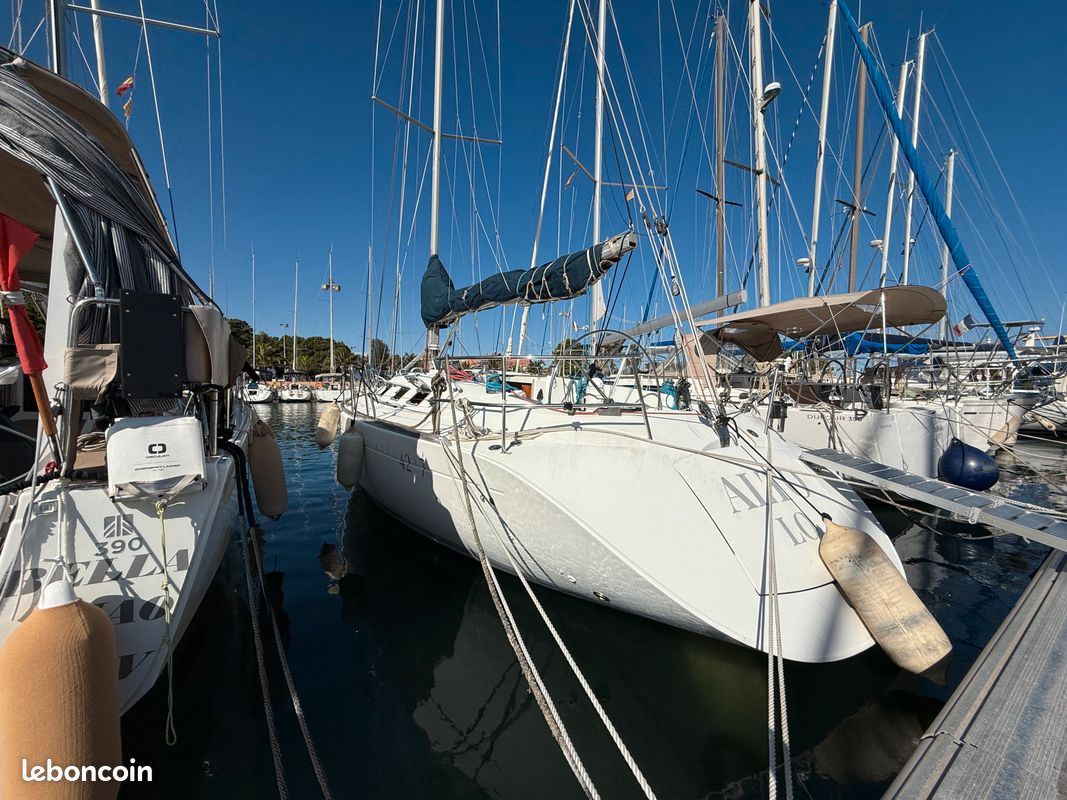 FIRST 42S7 (BENETEAU) — View photo 1