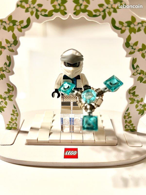 LEGO Ninjago - Figurine Zane Legacy - njo557 - Complet (image 1)