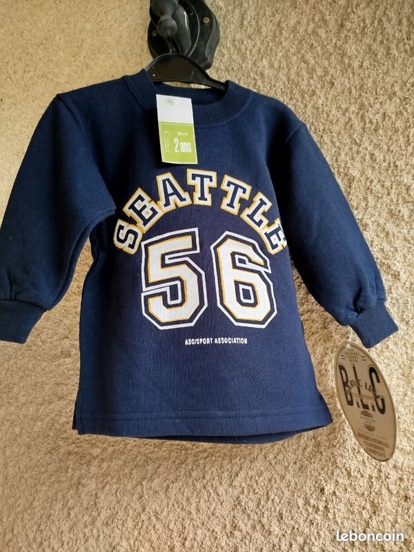 Sweat neuf avec étiquettes âge 2 ans (image 1)