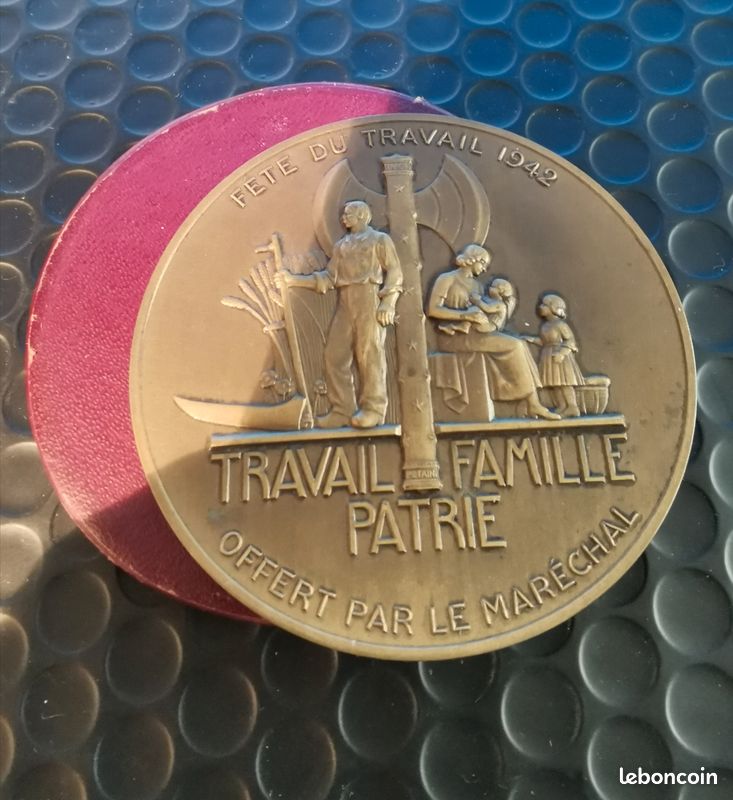 Médaille Travail Famille Patrie Maréchal De France - Bronze Pierre Turin