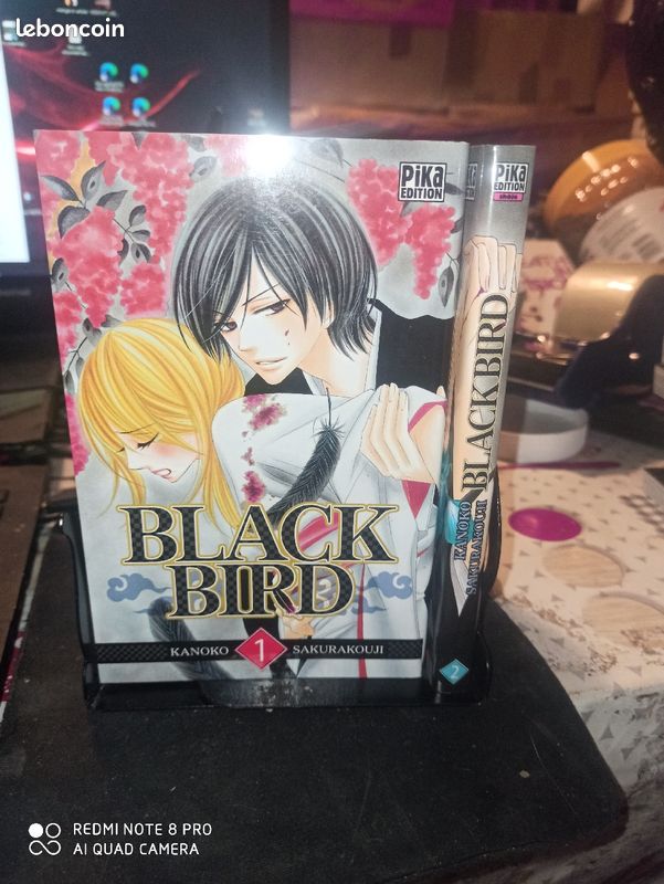 Manga black bird tome 1/2 bon état ( warning légère tâche sur la tranche) 3 euros le lot (image 1)