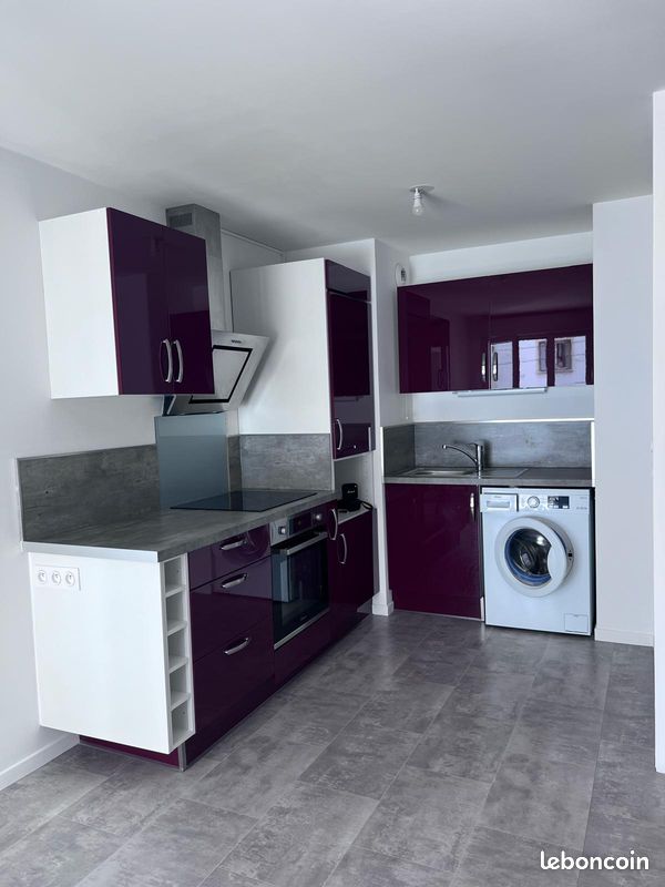 Parking 2 pièces 40 m² · à Vaulx-en-Velin · 40 m² · 150 000 €