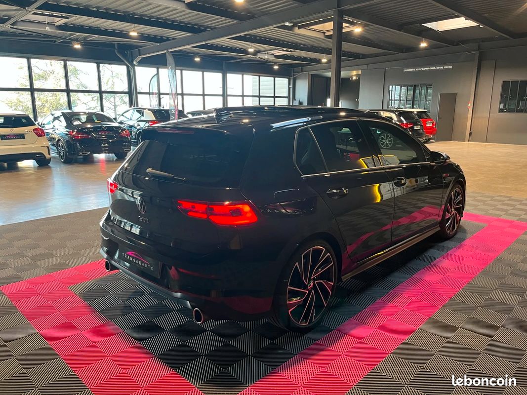 VOLKSWAGEN GOLF 8 GTI 2.0 TSI 245 CH - Pack CUIR / TOIT PANO / SUIVI VW (image 5)