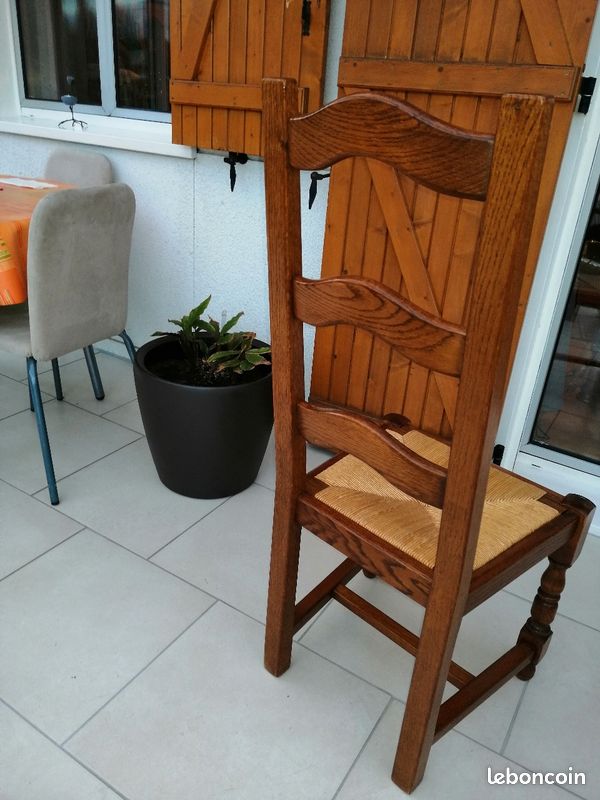 Vends lot de 6 chaises en chênes chevillées et paille antiquaire (image 1)