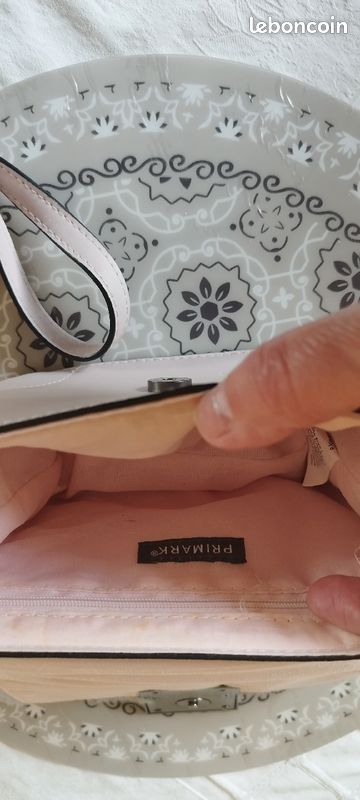 Petit prix sac à main couleur lavande avec fausse fourrure (image 3)