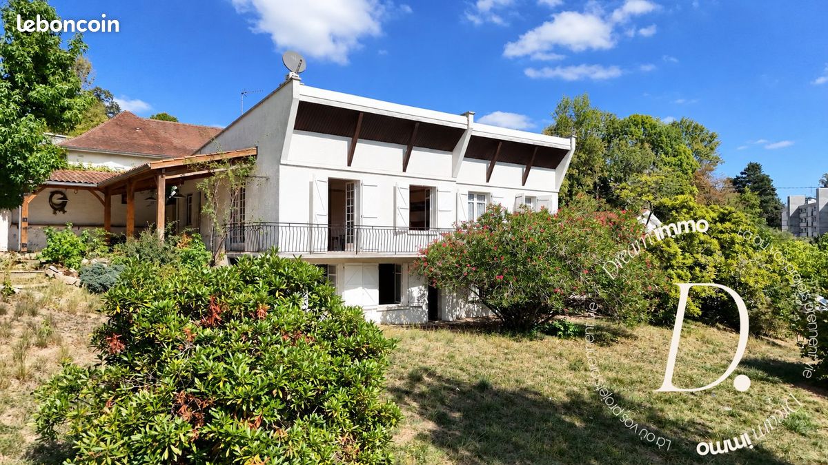 Maison 8 pièces 195 m² · à Billère · 195 m² · 410 000 €