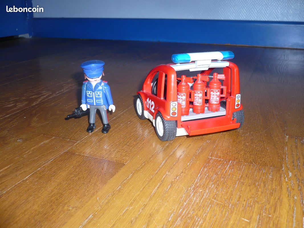 PLAYMOBIL petite voiture de pompier (image 2)