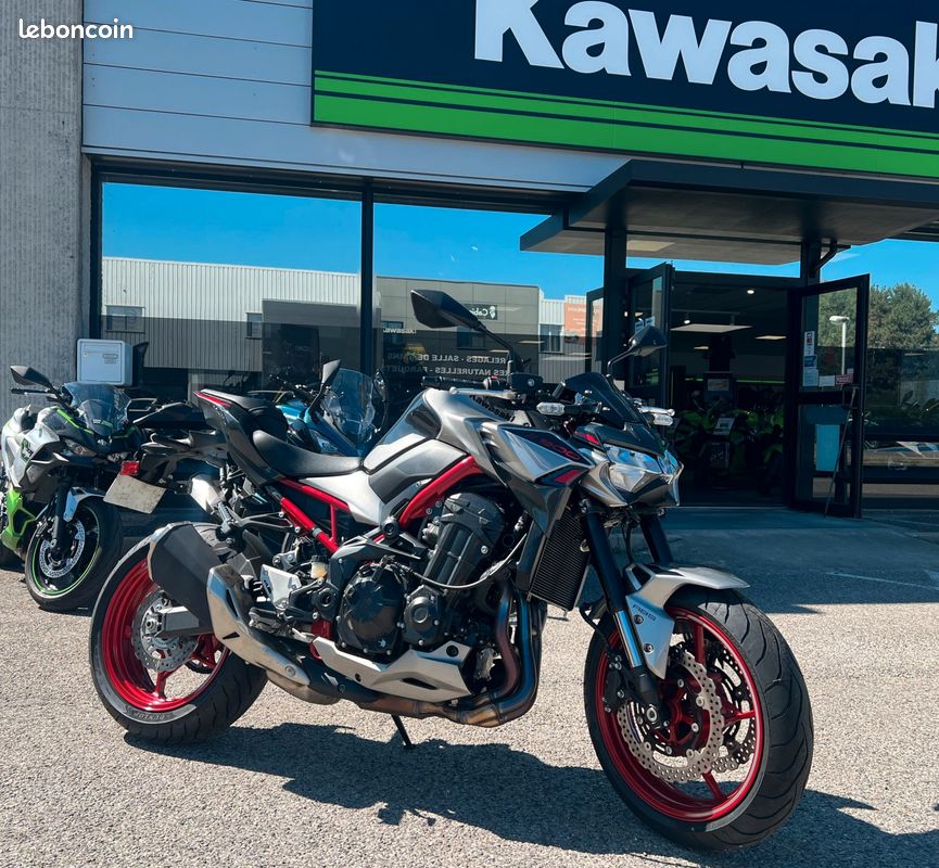 Kawasaki Z900 (image 1)