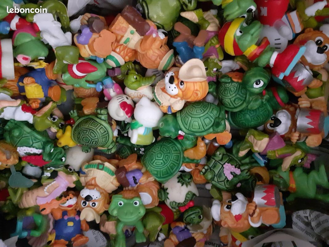 Gros Lot 100 figurines collection ferrero kinder etc (image 1)
