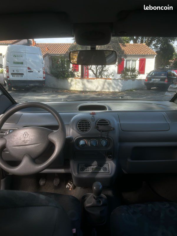 RENAULT Twingo 1 phase 2 blanche (image 4)