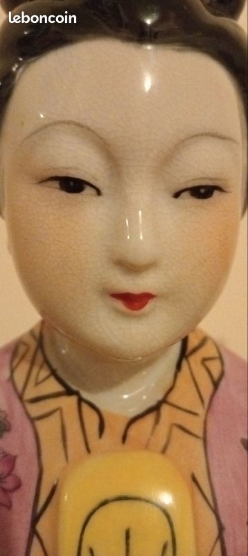 Grande statue Dame chinoise en porcelaine famille rose . Vintage. 40 cm de hauteur en tenant compte du talon du mètre ruban (image 6)