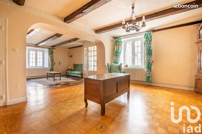 Maison 10 pièces 270 m²