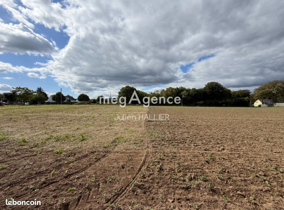 Terrain 703 m² · à Molac · 703 m² · 54 950 €