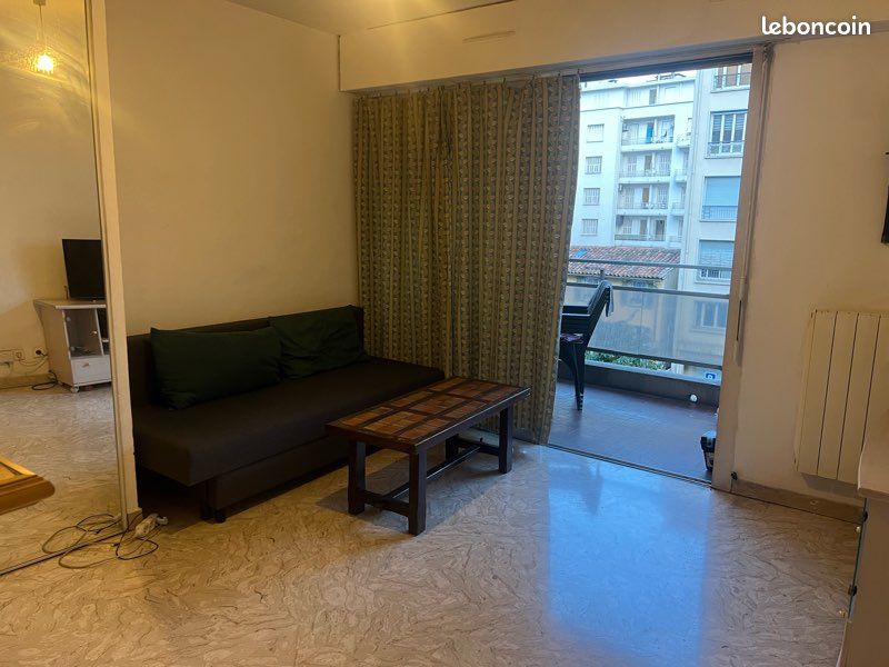 Location (image 1)