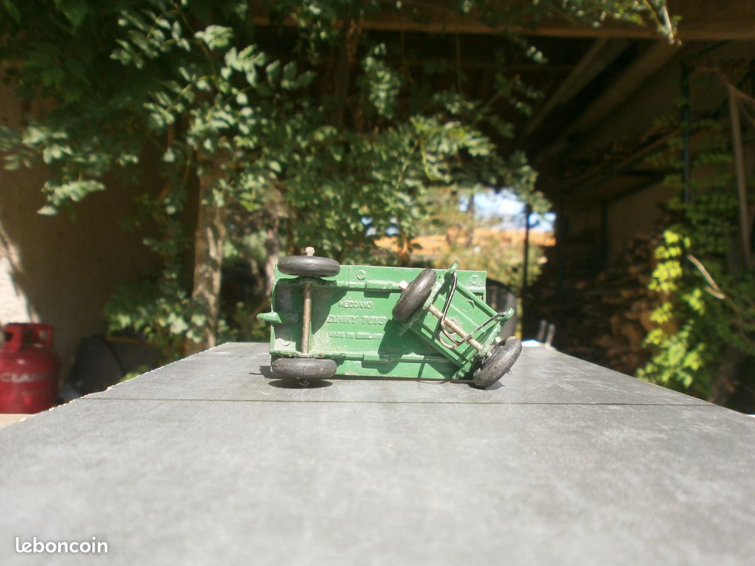 Boîte repro Remorque bâchée à 2 roues Dinky Toys n° 25 T
