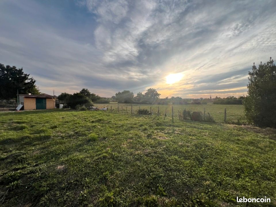 Terrain 825 m² Neuville Les Dames (image 3)