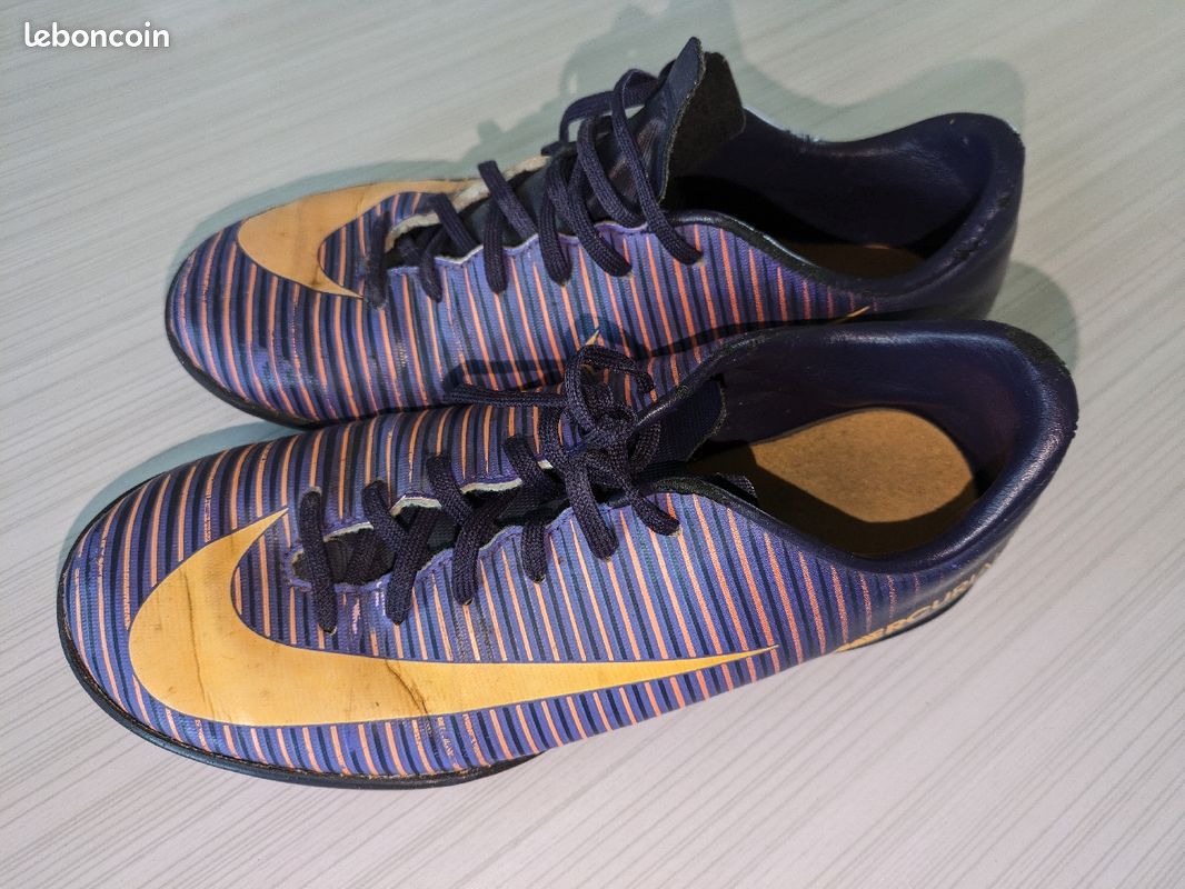 Chaussures baskets football mercurial Nike (image 1)