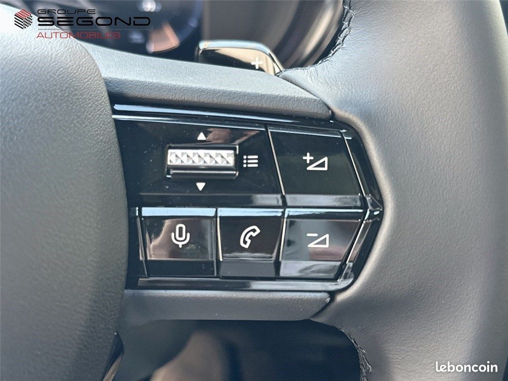 Alfa Romeo Junior 1.2 IBRIDA 145 CH EDCT6 Q4 Premium (image 16)