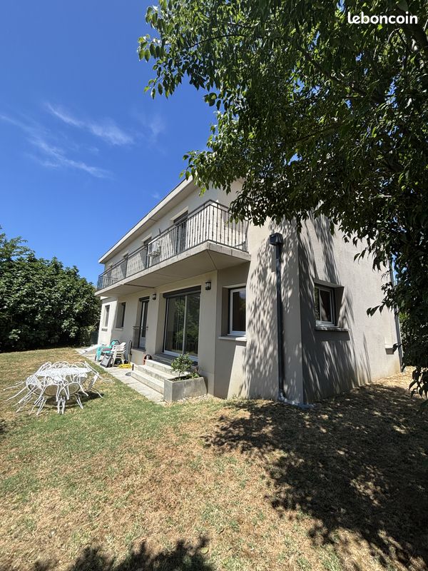 Maison 6 pièces 170 m² · à Toulouse · 170 m² · 2 340 €/mois