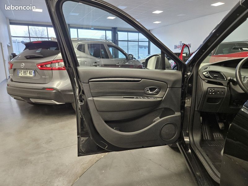 Renault SCENIC III Scénic III 1.6 dci 130 ch / GPS / Radar / Écran / Régulateur / (image 23)