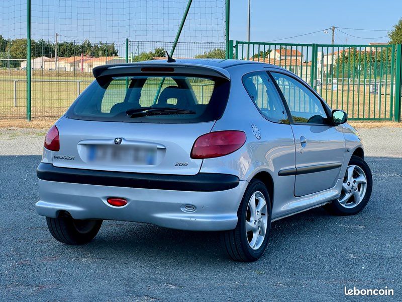 Peugeot 206 (image 2)