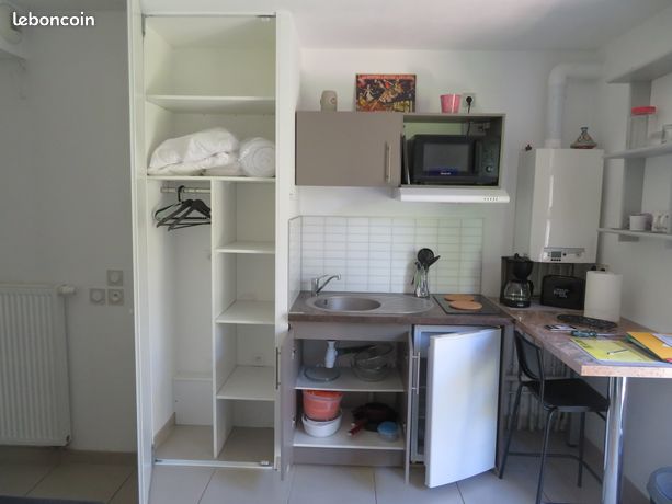 STUDIO meublé à l'année à BASSUSSARY