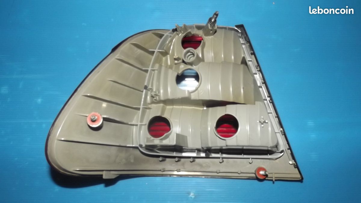 Feu arrière Droit BMW série 3 E46 (Stella) (image 3)