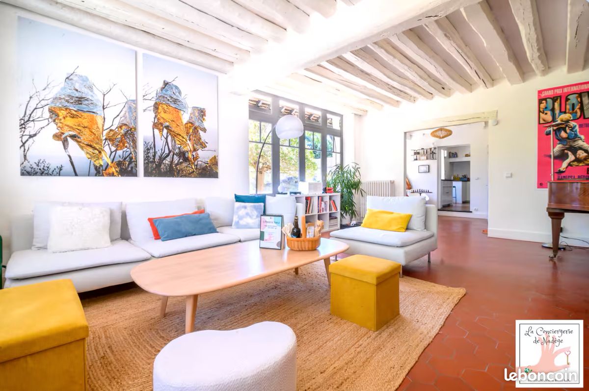 Maison 10 pièces 225 m² · à Le Vaudoué · 225 m² · 741 600 €