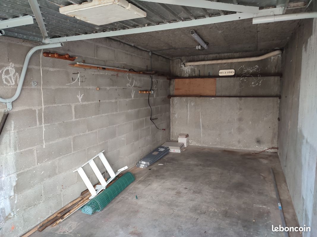 Box fermé · à Saint-Pierre-des-Corps · 20 000 €