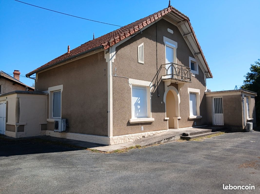 Maison 7 pièces 210 m² · à Montpon-Ménestérol · 210 m² · 180 000 €