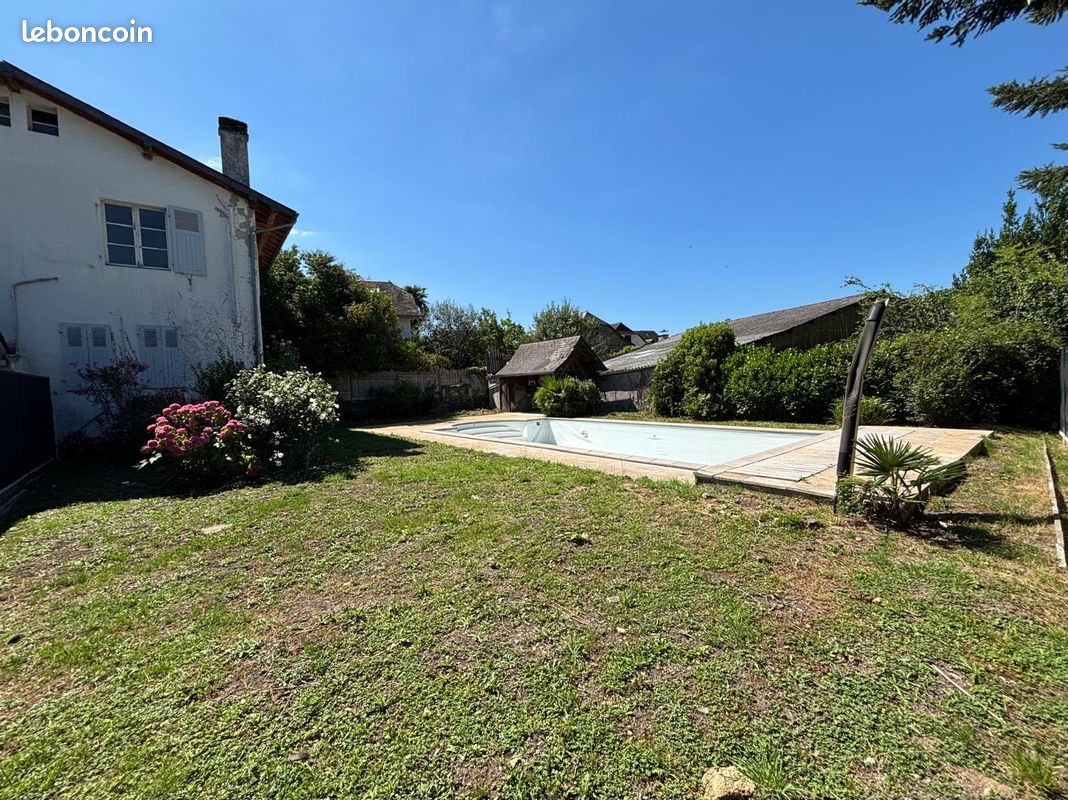 Maison 5 pièces 102 m² · à Arette · 102 m² · 120 000 €