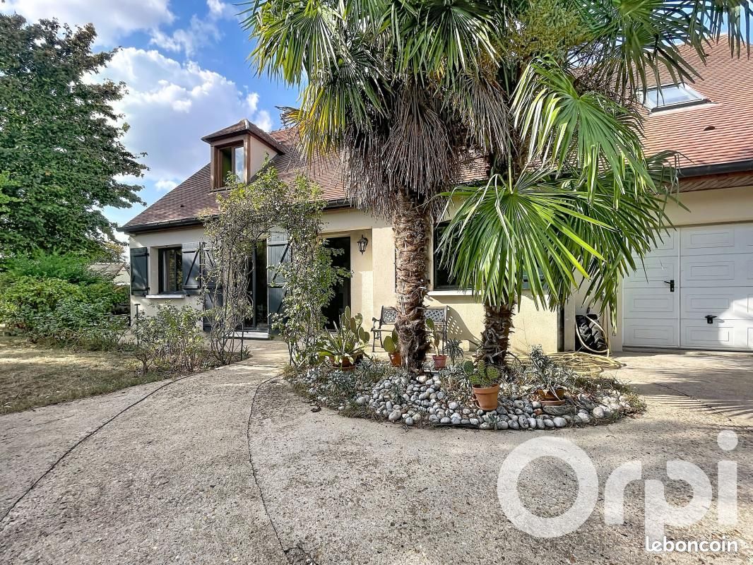 Maison 7 pièces 162 m² · à Montereau-sur-le-Jard · 162 m² · 469 000 €