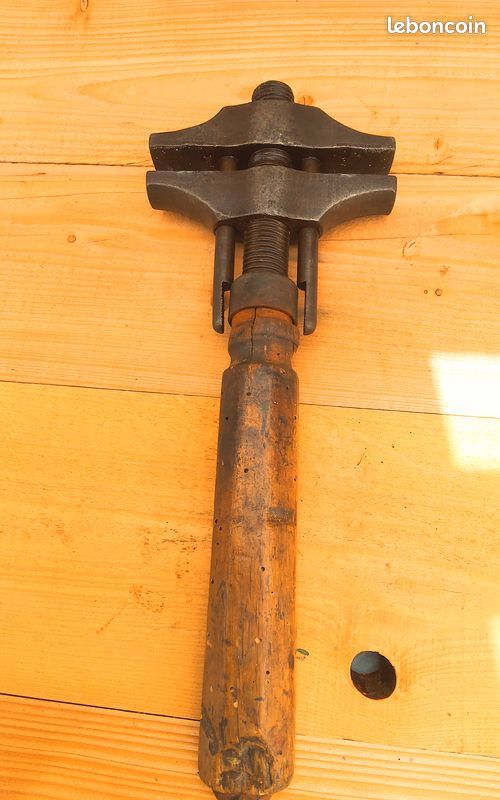 N° 390 OLD TOOL OUTIL ANCIEN Clé Pince Multiprise￼ Facom N. 182 EUR 40,00 - FR