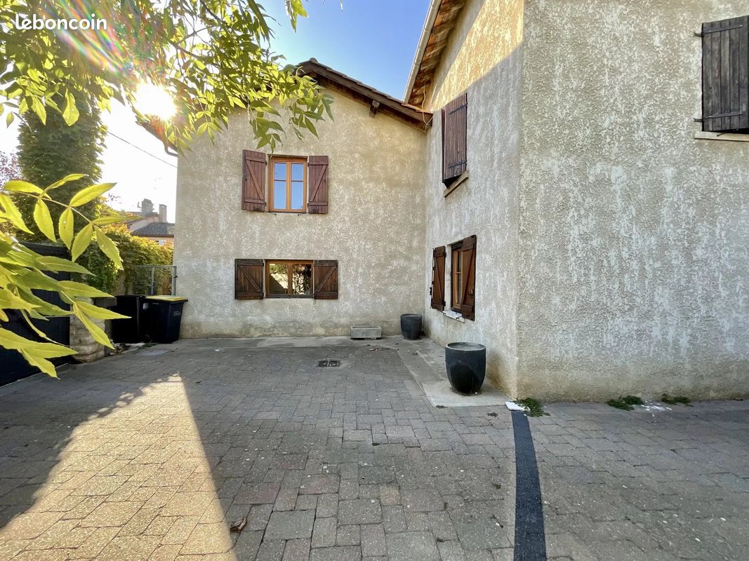 Maison 6 pièces 253 m² · à Fareins · 253 m² · 540 000 €
