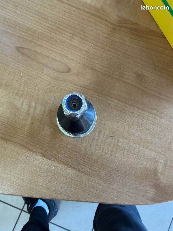 Rotule Supérieure Complète Peugeot J7 – NOS – Réf. 360825