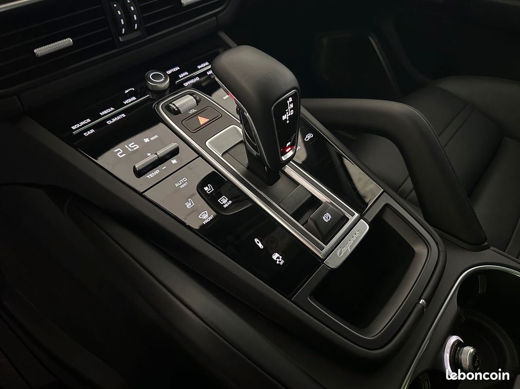 Porsche Cayenne S 2.9 V6 440 - Historique complet Porsche - 56 300 d'options - PCCB - Burmester - Pack Sport Design - Carbone - Toit Pano. - Roues AR Directrices - PDLS+ - PASM - Garantie 12 mois (image 8)