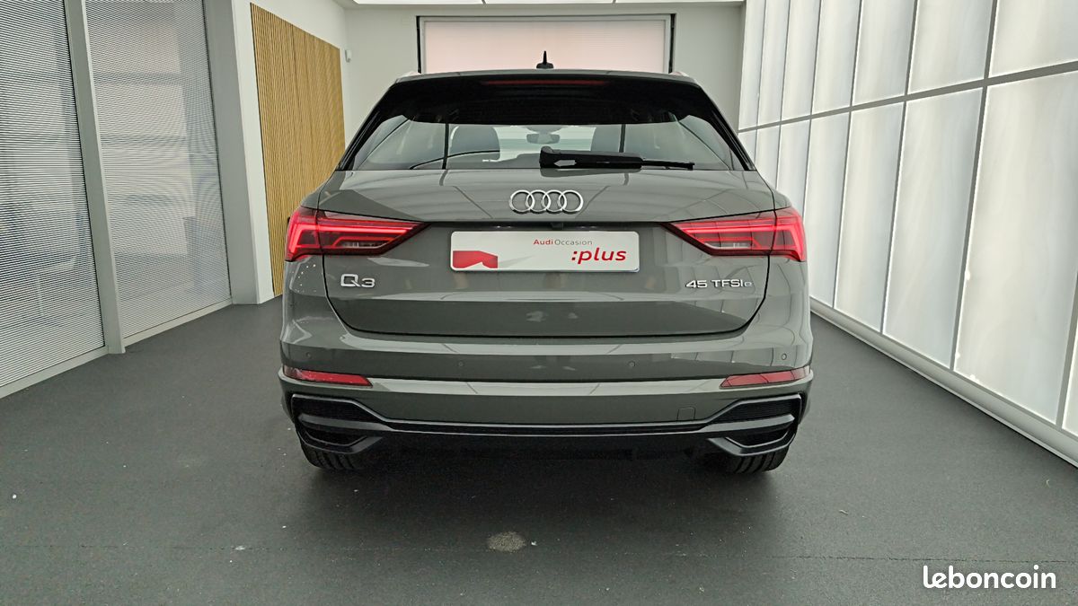 AUDI Q3 45 TFSIe 245 ch S tronic 6 S line + Hayon Elec + camera 360° + smartphone interface (image 4)
