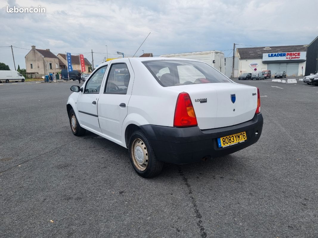 DACIA LOGAN 1.4 i 75 CV AUTHENTIQUE PREMIÈRE MAIN CT OK (image 3)