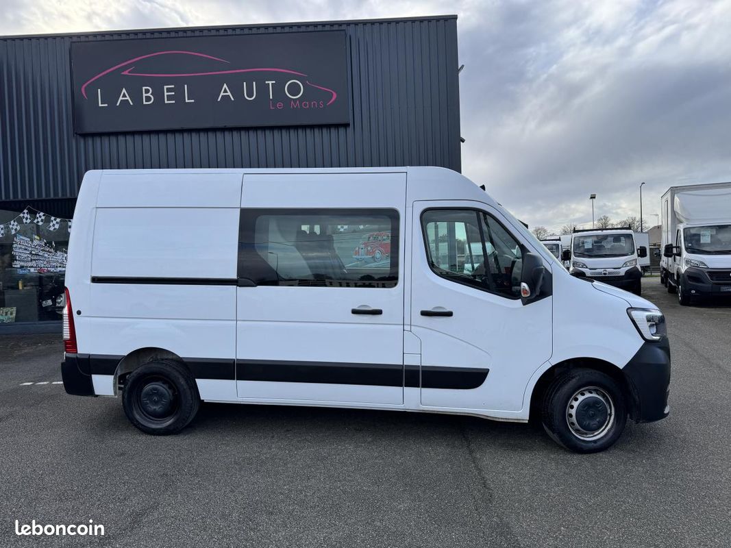 Renault master 3t3 l2h2 2.3 dci 135ch confort cabine approfondie 7 places (image 1)