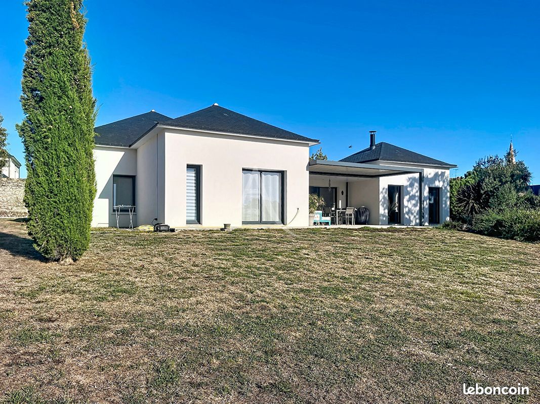 Maison 5 pièces 129 m² · à Segré-en-Anjou Bleu · 129 m² · 369 500 €
