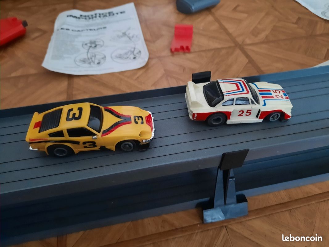 110+ Voiture De Circuit électrique Photos, taleaux et images libre de