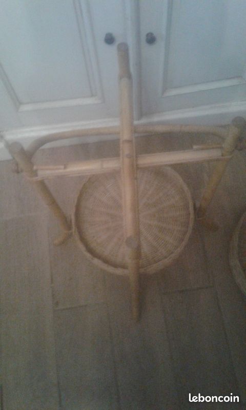 Fauteuil en rotin et sa desserte (image 3)
