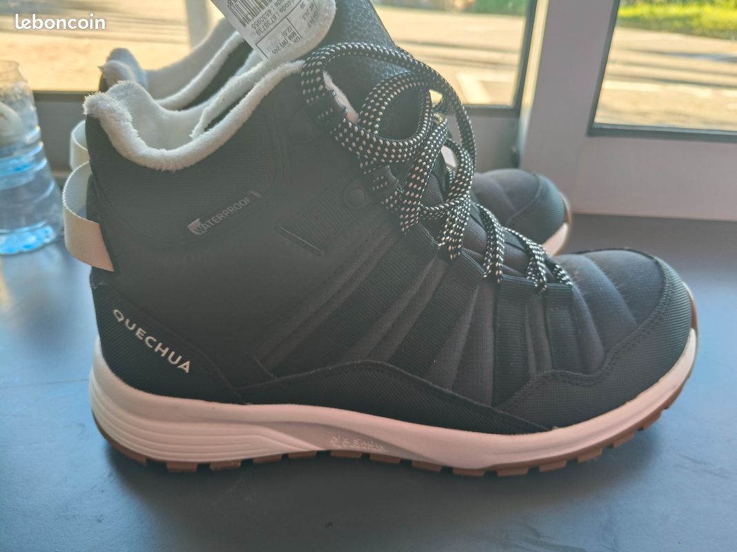 Vente de chaussures de randonnée Décathlon neuves Chaussures